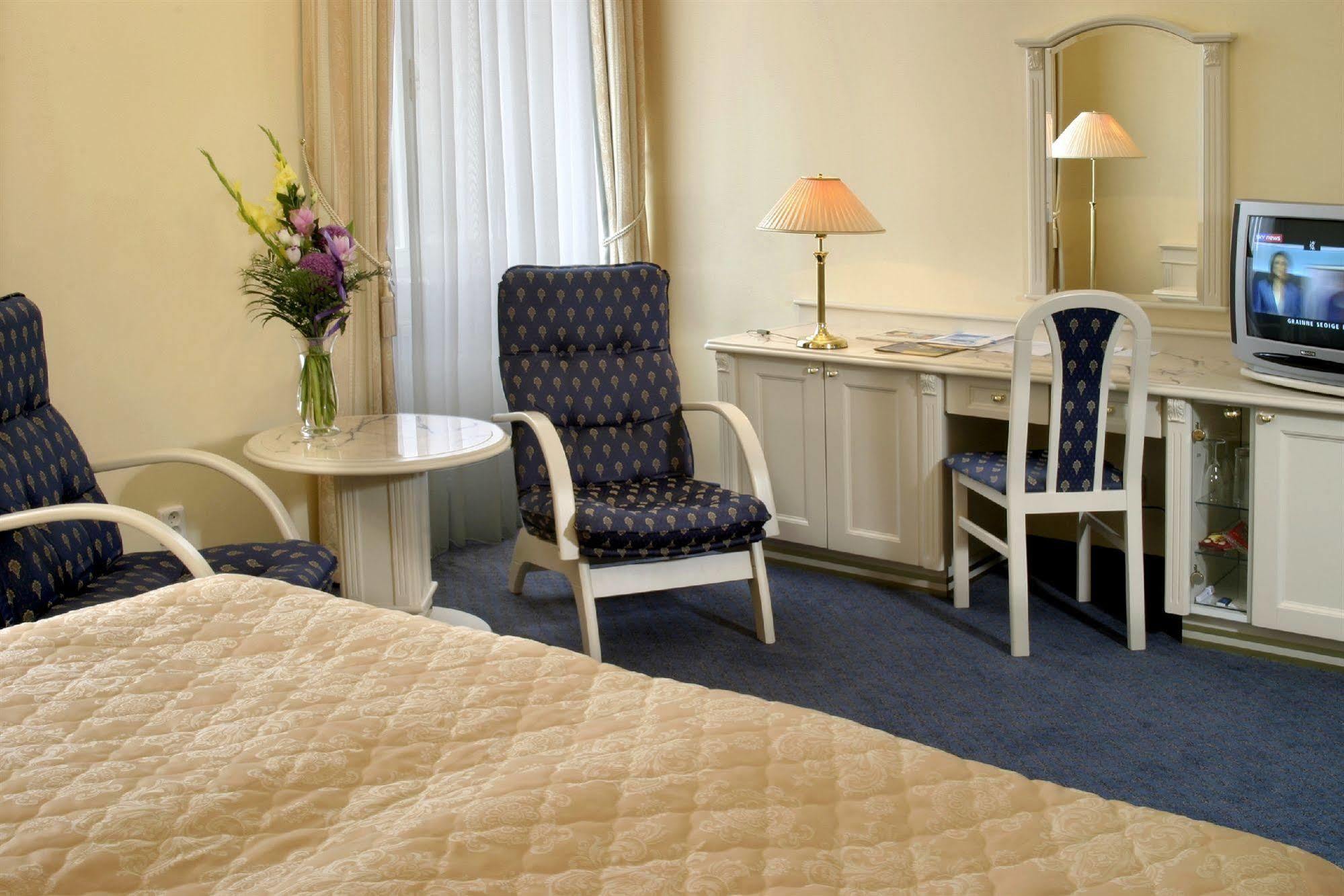 Ensana Hotel Pacifik Marianske Lazne Room photo